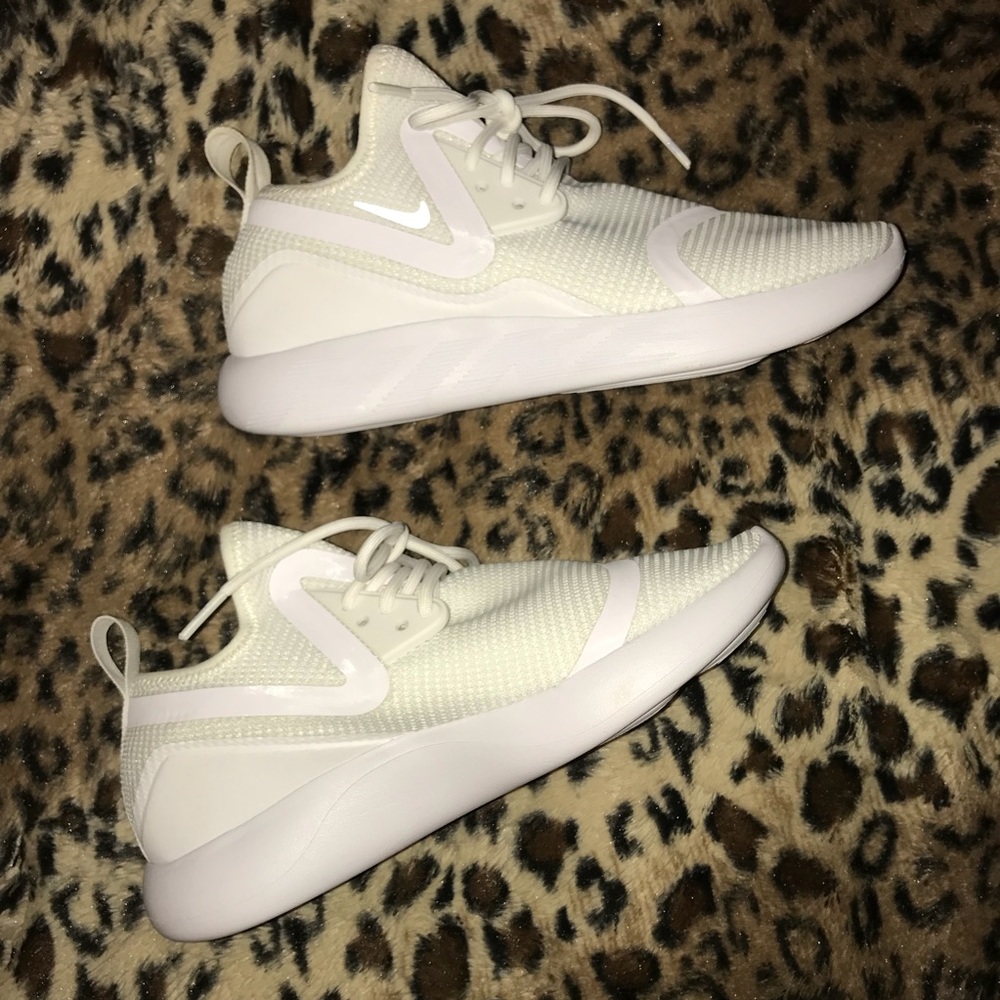 All White Nike Lunarcharge